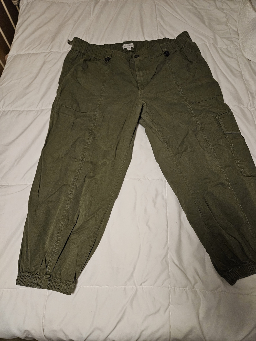 Free Assembly Ladies Parachute Cargo Pants in an olive/army green color
